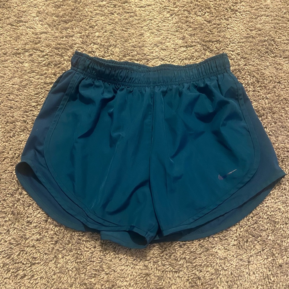 Size M Nike shorts